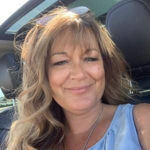 Meet your Posher, Denise